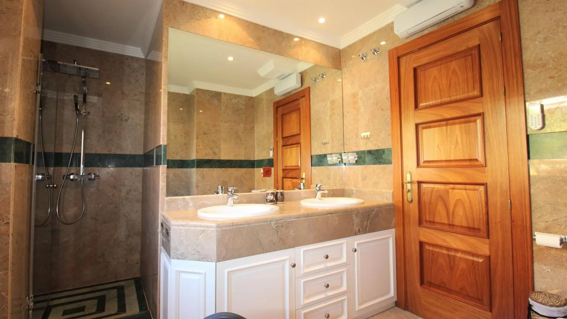 Lovely Duplex Penthouse With Spectacular Sea View Marbella
